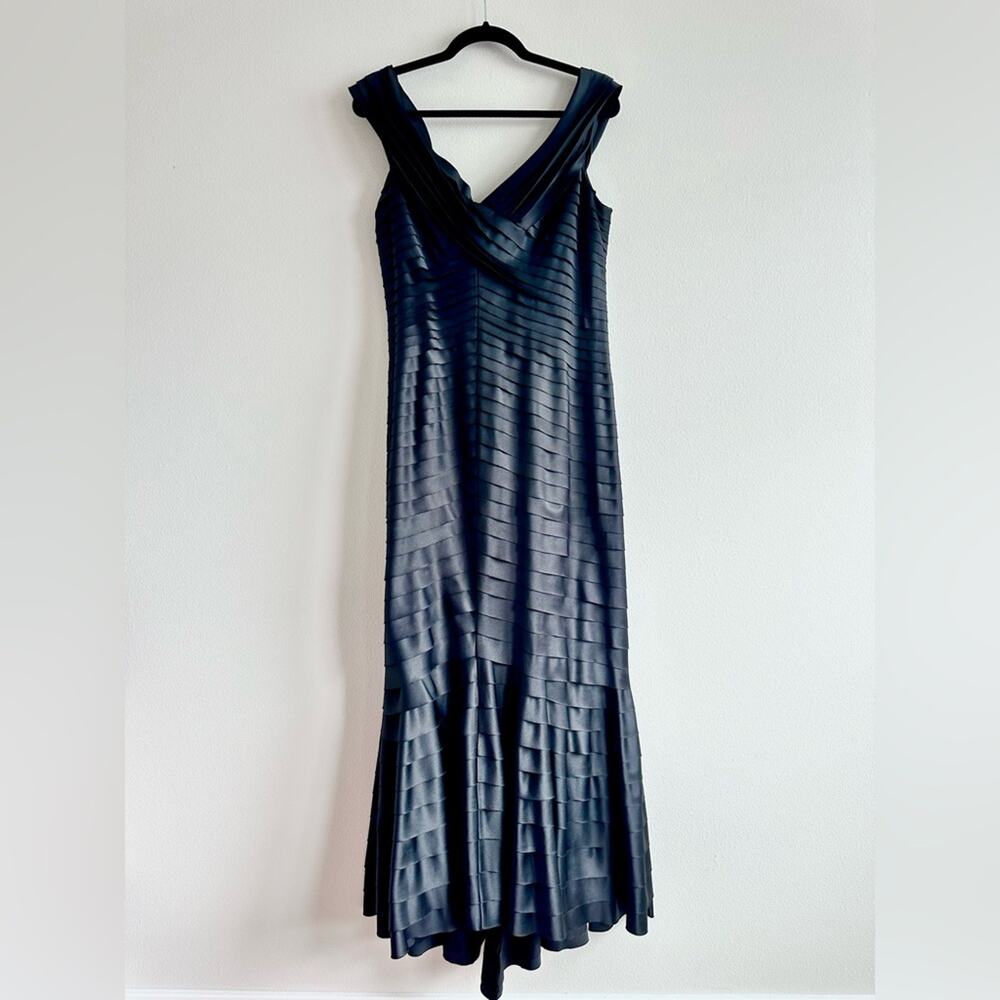 Vintage JS Collections Black Satin Gown – Pleated Mermaid Dress, Size 12